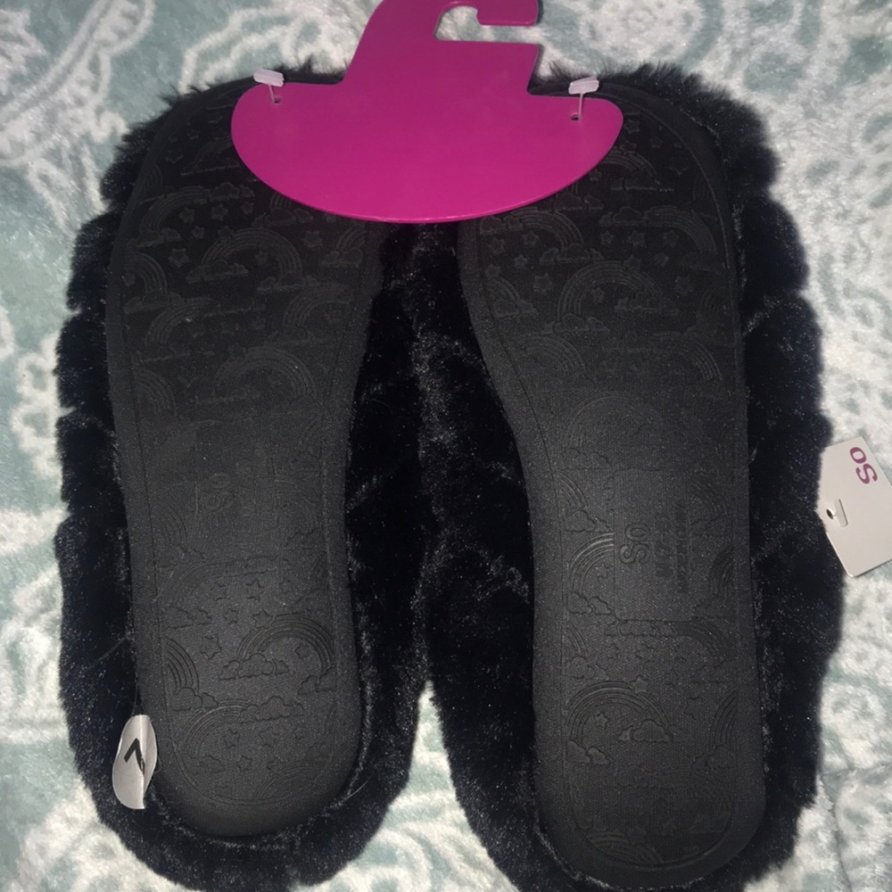 Slippers - Picture 3 of 3